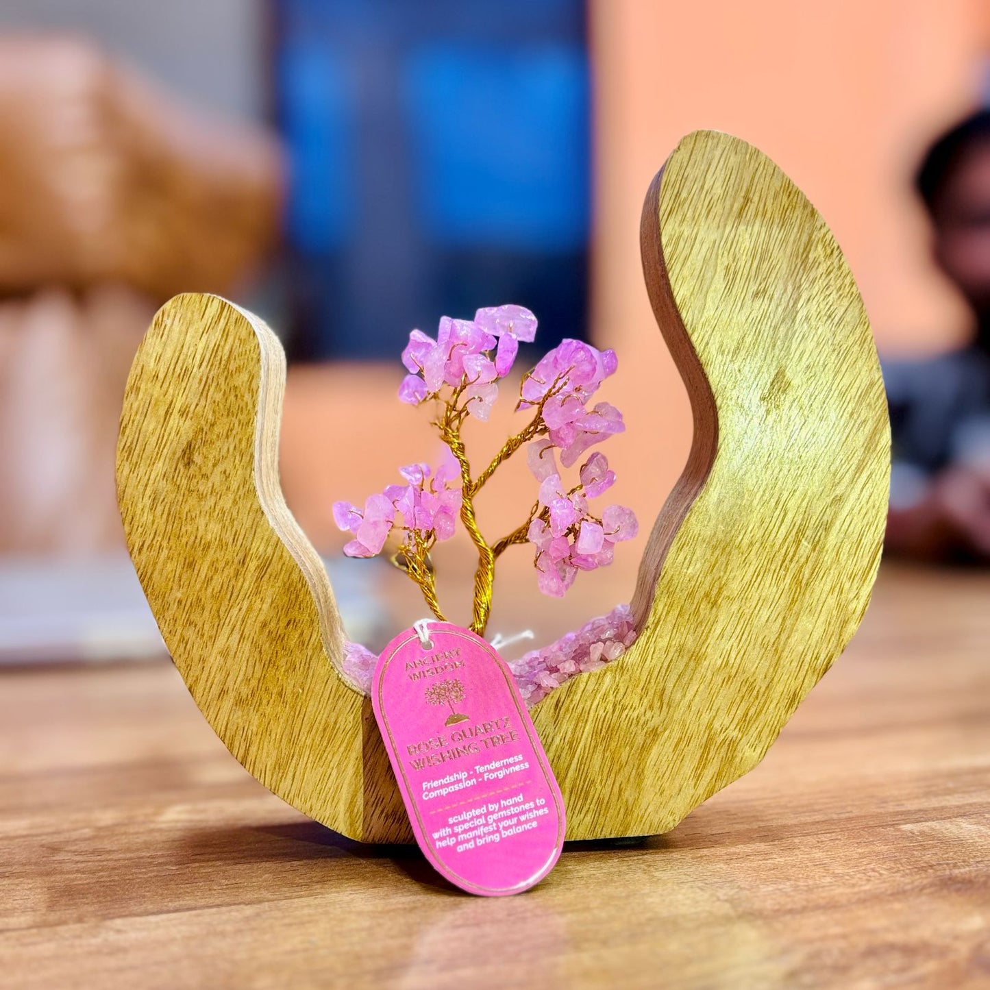 Roze Quartz Gemstone Tree